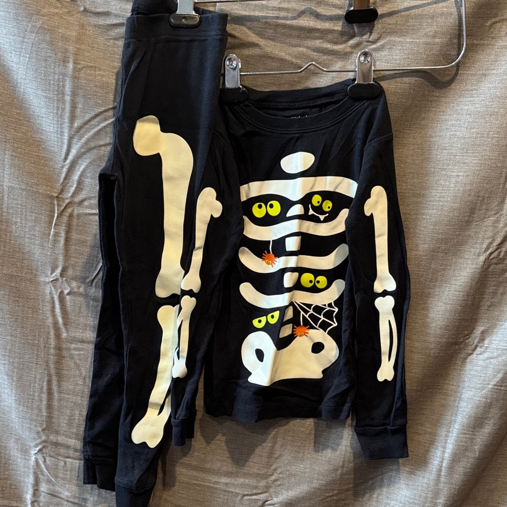 Carter's Black Skeleton Glow Pajama Set